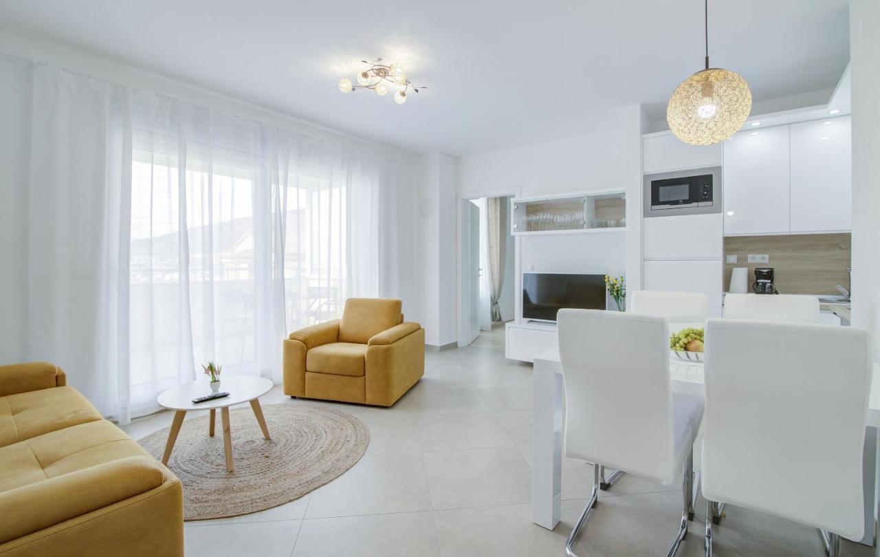 Apartments Luka - Villa Sunce Сень Екстер'єр фото