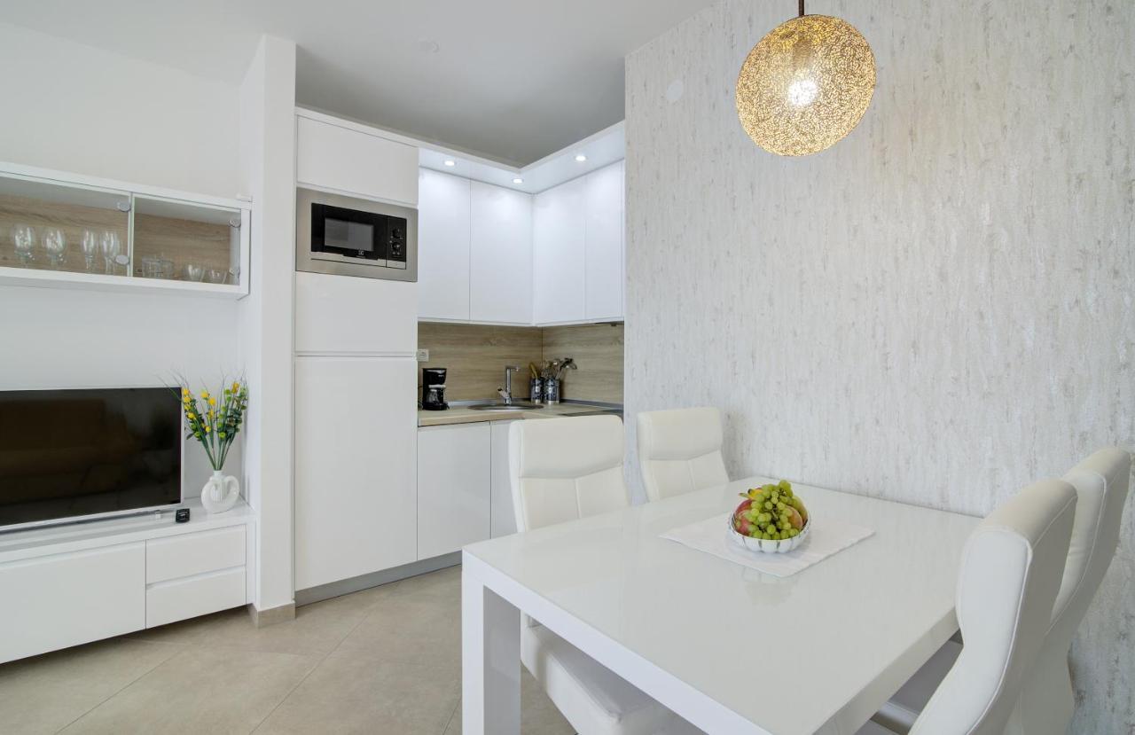 Apartments Luka - Villa Sunce Сень Екстер'єр фото