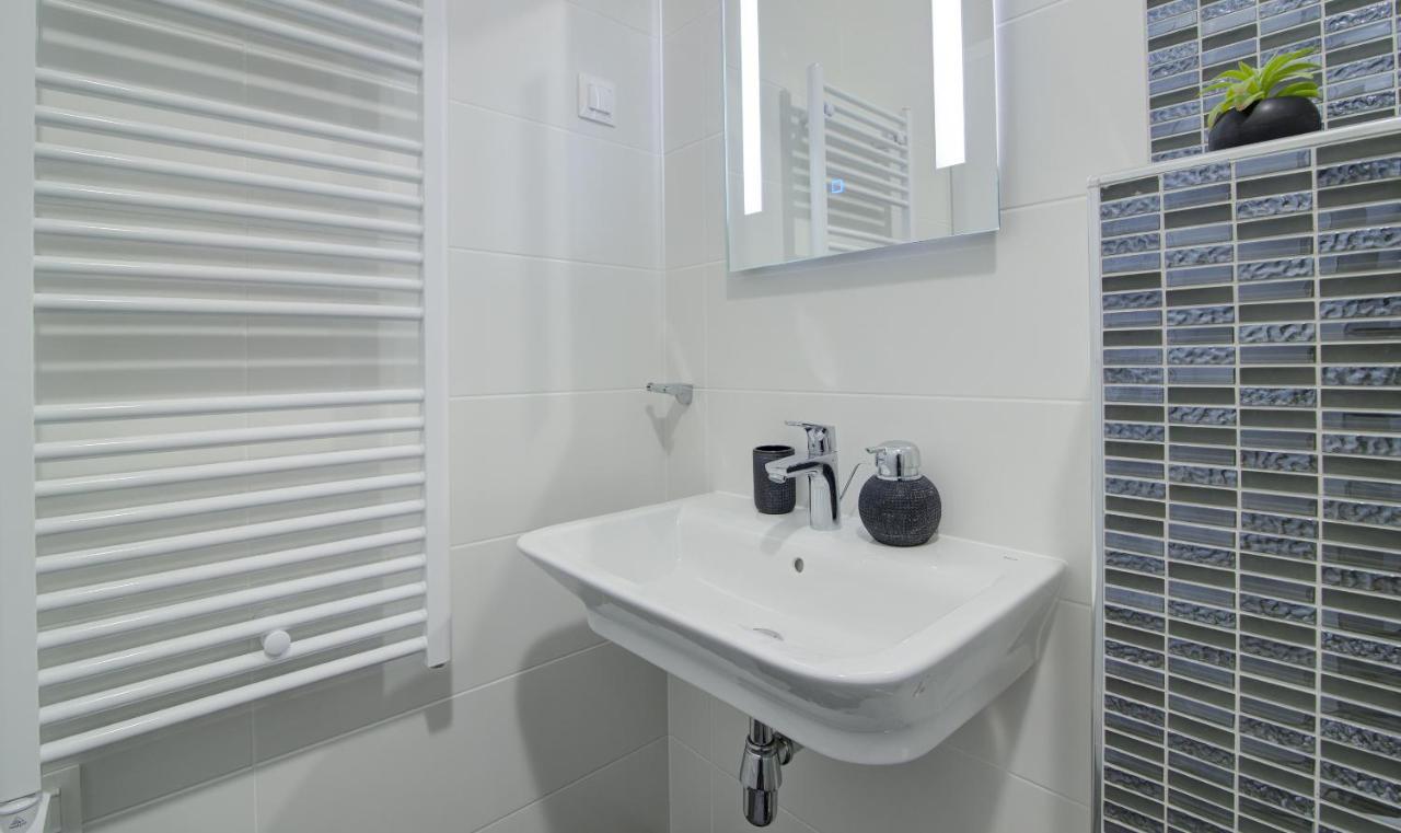 Apartments Luka - Villa Sunce Сень Екстер'єр фото