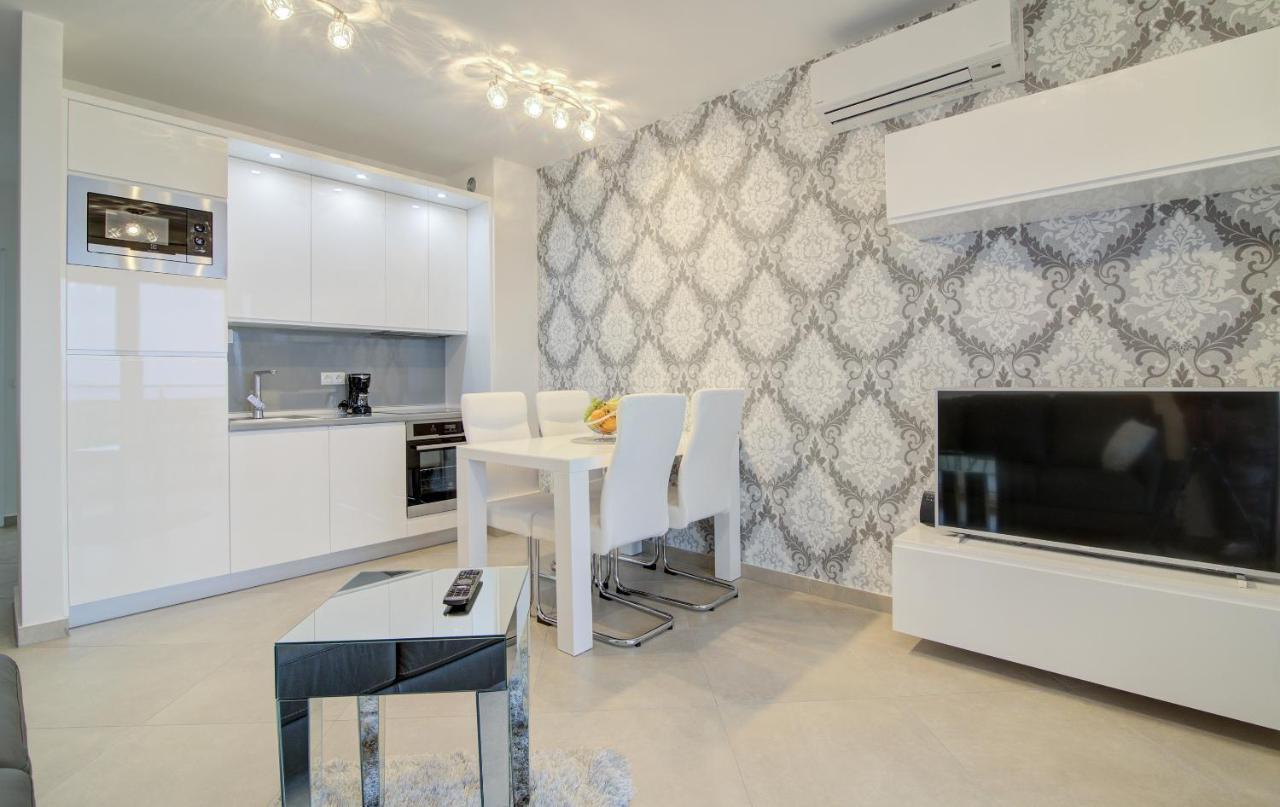 Apartments Luka - Villa Sunce Сень Екстер'єр фото