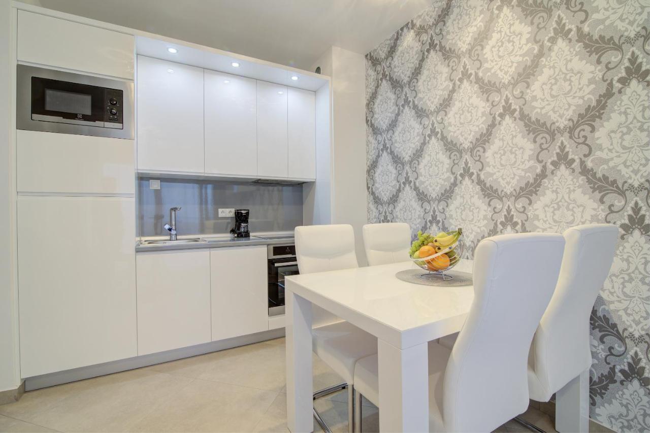Apartments Luka - Villa Sunce Сень Екстер'єр фото