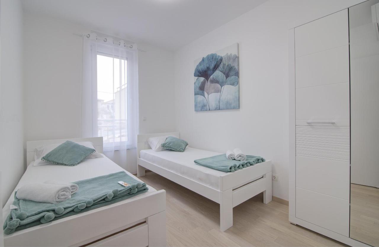 Apartments Luka - Villa Sunce Сень Екстер'єр фото